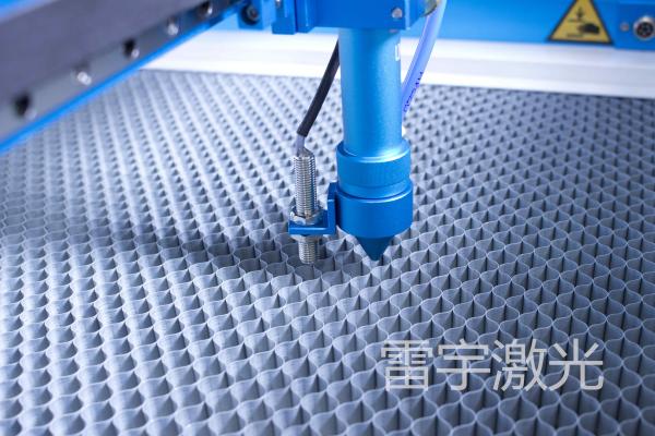 如何使用激光切割機(jī)才算安全？老司機(jī)告訴你答案！