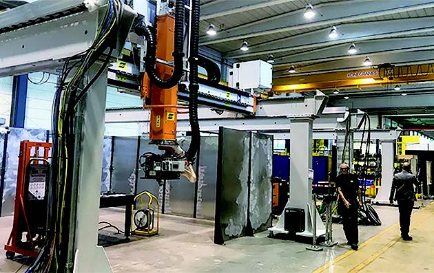 比較技術(shù)：底部為非焊接接頭，上方為 MAG 焊縫，上方為 Trumpf Fusion Line 焊接（結(jié)合了焊絲和激光），在為該過程重新設(shè)計(jì)接頭后， 頂部為自體激光焊接。
