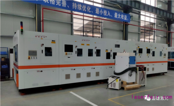 OLED偏光片那么貴，看盛雄激光如何為顯示行業(yè)?！皟r(jià)”護(hù)航！