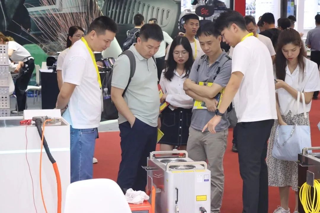 深圳埃森展掀起激光熱潮，光惠激光風(fēng)冷系列成焦點(diǎn)