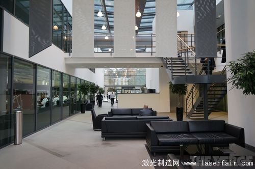 一探Vertu總部究竟：最奢侈的手機(jī)是怎么造出來的？