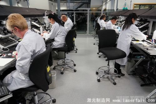 一探Vertu總部究竟：最奢侈的手機(jī)是怎么造出來的？