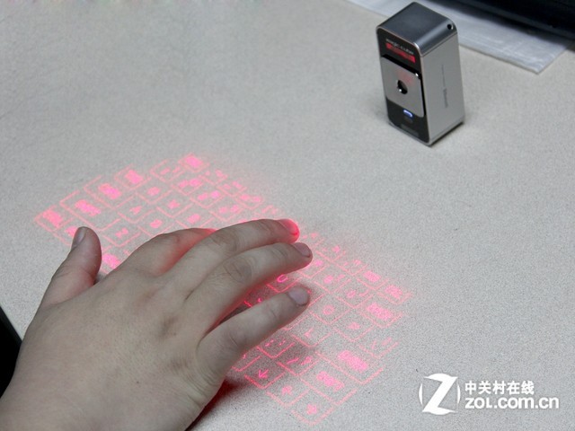 科技照亮生活 虛擬激光鍵盤的前世今生 別用太平洋的圖，，換成ZOL的吧 