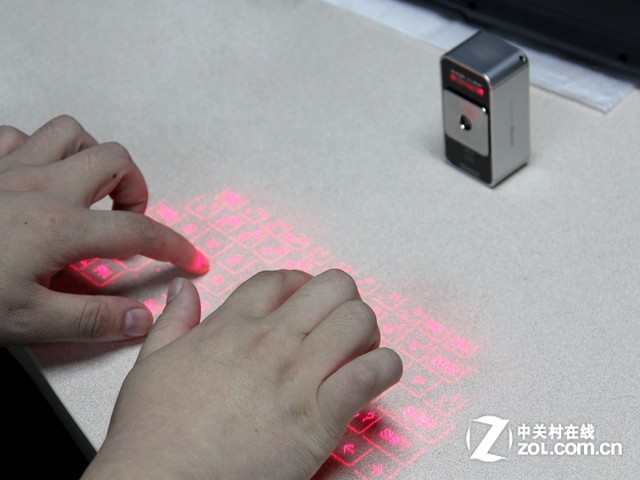 科技照亮生活 虛擬激光鍵盤的前世今生 別用太平洋的圖，，換成ZOL的吧 